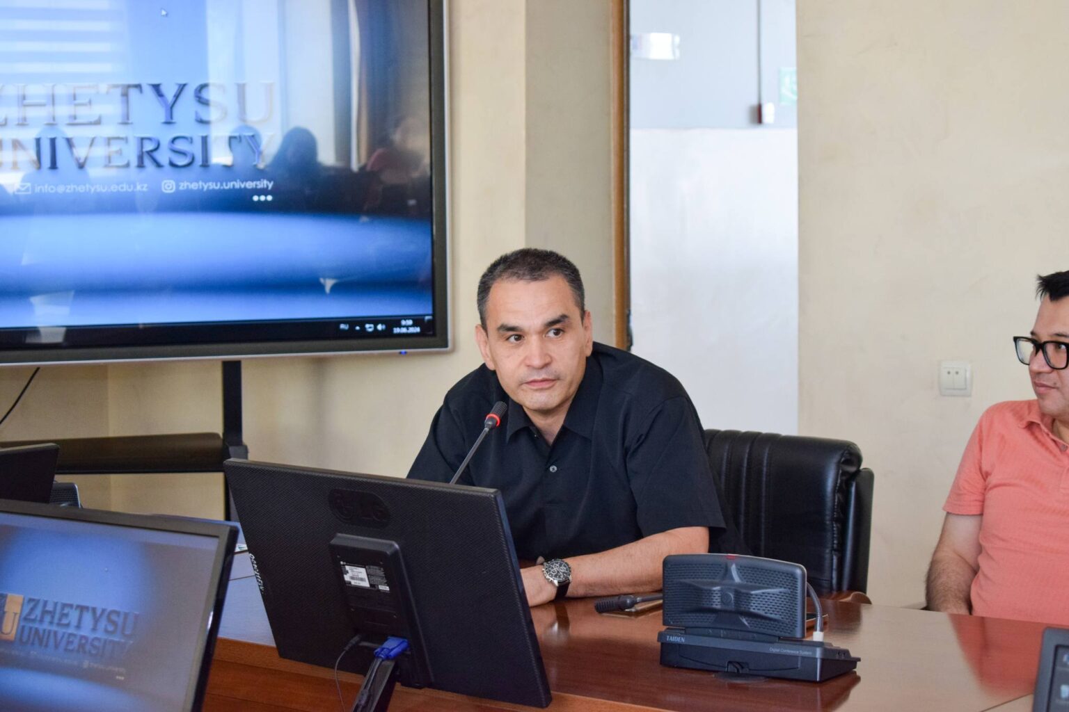 カザフスタンのジェティス大学にて、NipCAフェロー指導教員ダダバエフ・ティムール氏が共同研修ワークショップを実施しました NipCA